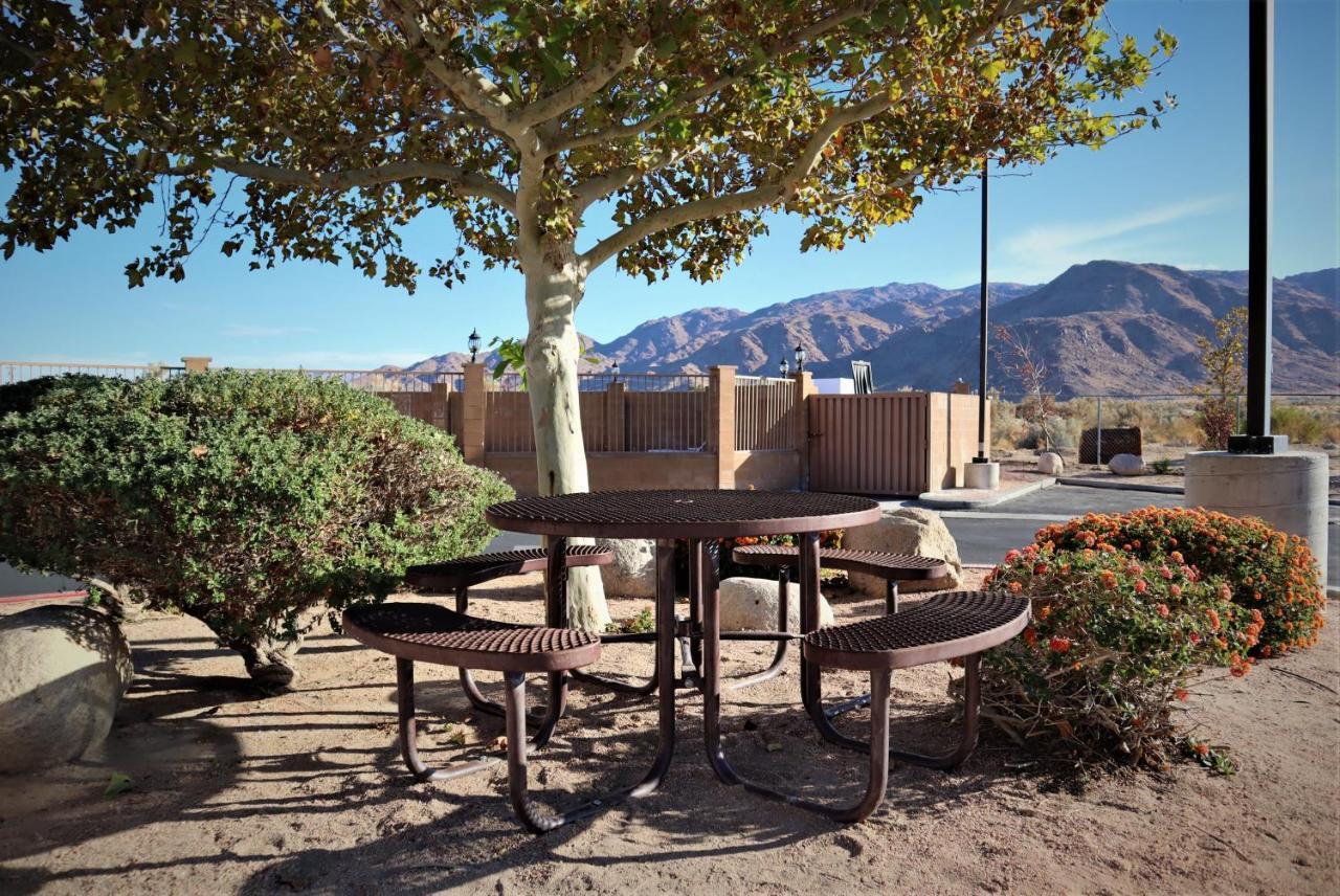 Oasis Inn And Suites 29 Palms Hotel Joshua Tree National Park تونتي ناين بالمز المظهر الخارجي الصورة